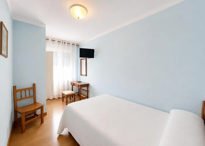 Hostal ** EC León